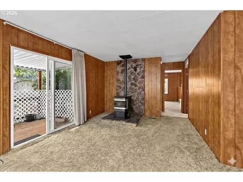 Living - 4800 Barger Dr #10, Eugene, OR 97402 photo 4 of 6