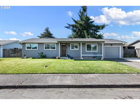 1221 Kenray Loop, Springfield, OR 97477