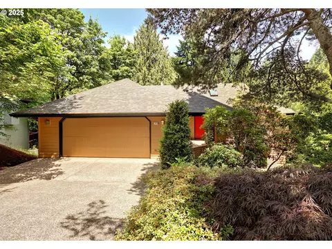1929 SW Broadleaf Dr, Portland, OR 97219