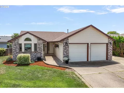 625 SE 7th Pl, Canby, OR 97013