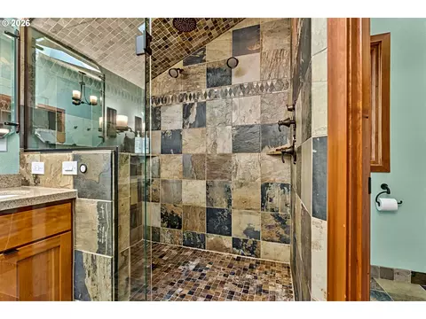 Bath - 2294 Mclean Blvd, Eugene, OR 97405 photo 2 of 7