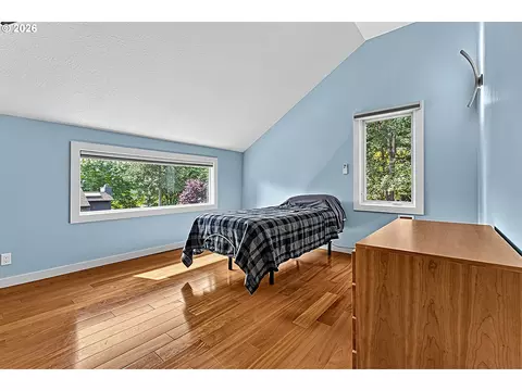 Bedroom - 2294 Mclean Blvd, Eugene, OR 97405 photo 4 of 5
