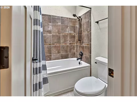Bath - 2294 Mclean Blvd, Eugene, OR 97405 photo 7 of 7