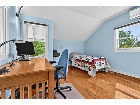 Bedroom - 2294 Mclean Blvd, Eugene, OR 97405 photo 3 of 5