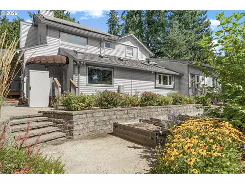 Exterior - 2294 Mclean Blvd, Eugene, OR 97405 photo 6 of 7