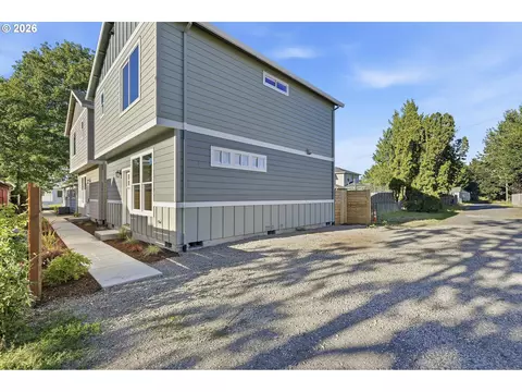 5220 SE Ramona St, Portland, OR 97206