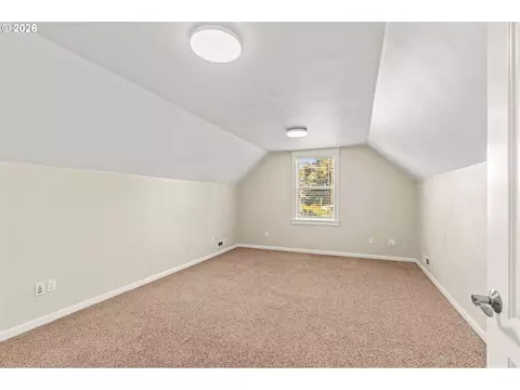 Bedroom - 2697 Crowther Dr, Eugene, OR 97404 photo 7 of 8