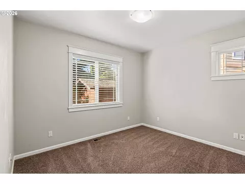 Bedroom - 2697 Crowther Dr, Eugene, OR 97404 photo 5 of 8