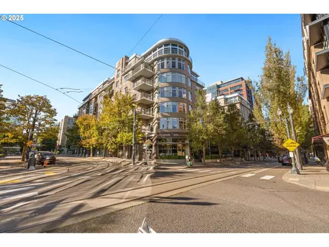 1130 NW 12th Ave #214, Portland, OR 97209