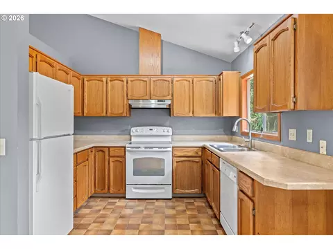 1722 SW Hartley Ave, Gresham, OR 97080 photo 8