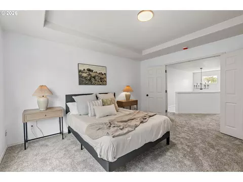 Bedroom - 14955 SE Stanhope Rd, Clackamas, OR 97015 photo 2 of 10