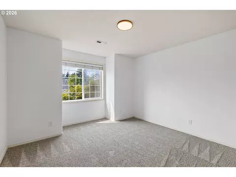 Bedroom - 14955 SE Stanhope Rd, Clackamas, OR 97015 photo 9 of 10