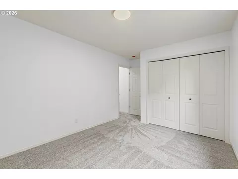 Bedroom - 14955 SE Stanhope Rd, Clackamas, OR 97015 photo 6 of 10