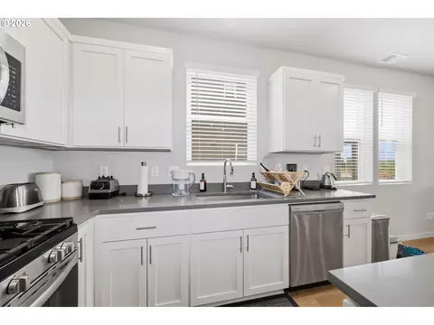 Kitchen - 875 Legacy, Eugene, OR 97402 photo 6 of 7