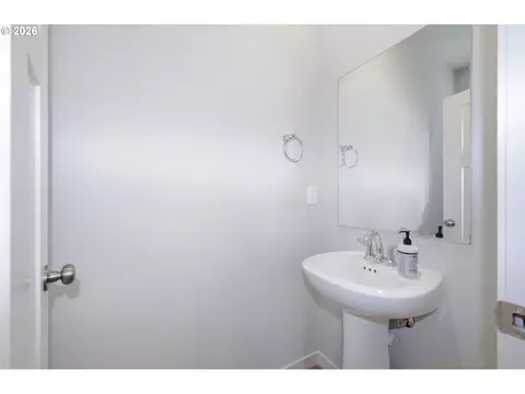 Bath - 875 Legacy, Eugene, OR 97402 photo 1 of 5