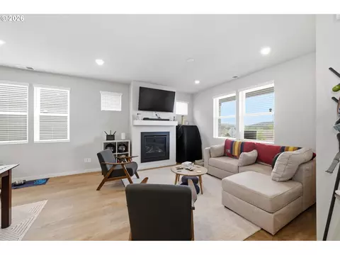 Living - 875 Legacy, Eugene, OR 97402 photo 2 of 3