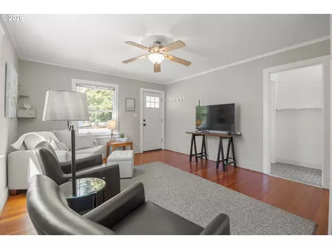 Living - 112 Hansen Ln, Eugene, OR 97404 photo 1 of 5