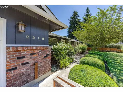 Exterior - 2219 19th St, Springfield, OR 97477 photo 1 of 14