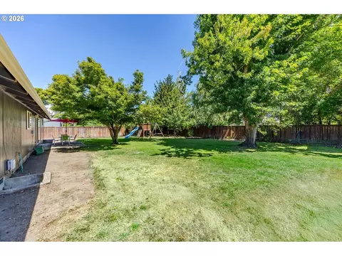 Exterior - 2219 19th St, Springfield, OR 97477 photo 7 of 14