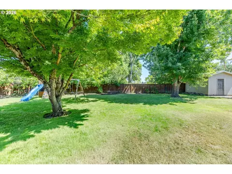 Exterior - 2219 19th St, Springfield, OR 97477 photo 13 of 14