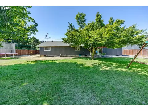Exterior - 2219 19th St, Springfield, OR 97477 photo 4 of 14