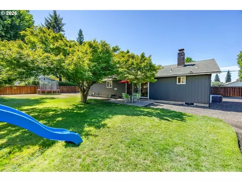 Exterior - 2219 19th St, Springfield, OR 97477 photo 3 of 14