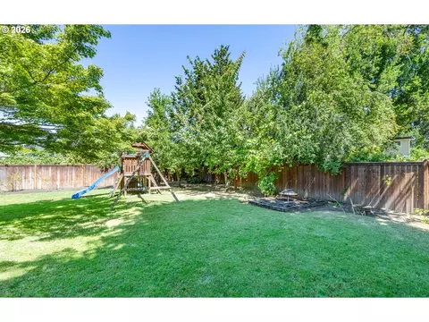 Exterior - 2219 19th St, Springfield, OR 97477 photo 12 of 14