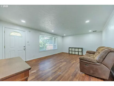 Living - 2219 19th St, Springfield, OR 97477 photo 4 of 7