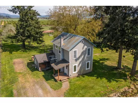 26945 Gap Rd, Brownsville, OR 97327