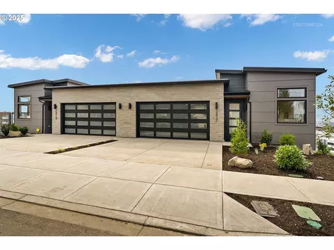 2417 E 6th St, Vancouver, WA 98661