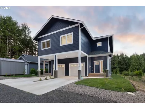 2219 SE 14th St, Lincoln City, OR 97367