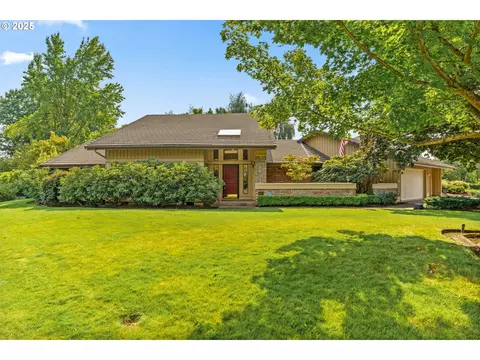 1491 Victorian Way, Eugene, OR 97401