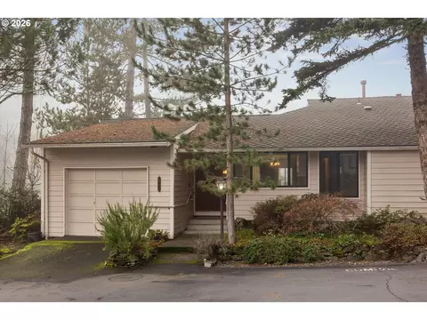15116 SW Trillium Ln, Beaverton, OR 97007