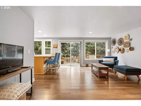 Living - 3368 Bentley Ave, Eugene, OR 97405 photo 3 of 6