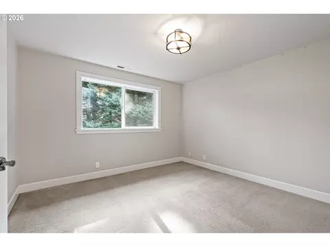 Bedroom - 3368 Bentley Ave, Eugene, OR 97405 photo 6 of 9