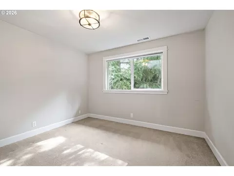 Bedroom - 3368 Bentley Ave, Eugene, OR 97405 photo 4 of 9