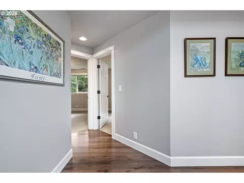 Entry Way - 3368 Bentley Ave, Eugene, OR 97405 photo 7 of 8