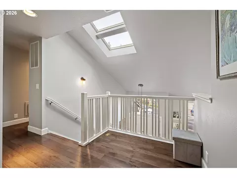 Entry Way - 3368 Bentley Ave, Eugene, OR 97405 photo 5 of 8