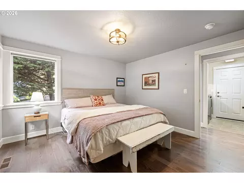 Bedroom - 3368 Bentley Ave, Eugene, OR 97405 photo 2 of 9