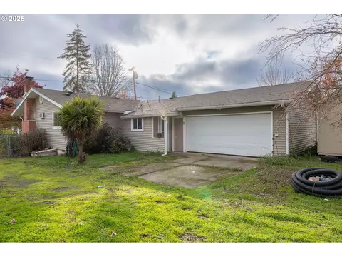 301 NW Midway St, Winston, OR 97496