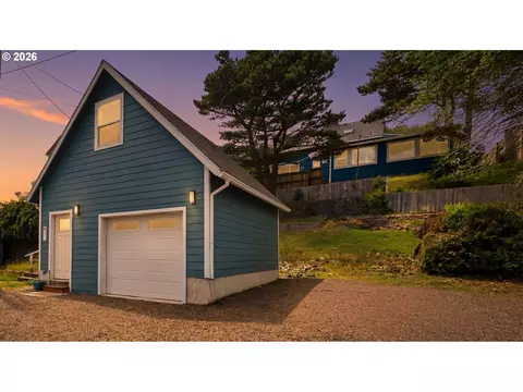 553 N Miller St, Rockaway Beach, OR 97136