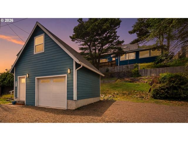 553 N Miller St, Rockaway Beach, OR 97136