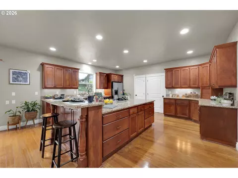 Kitchen - 1930 Hawkins Ln, Eugene, OR 97405 photo 1 of 3