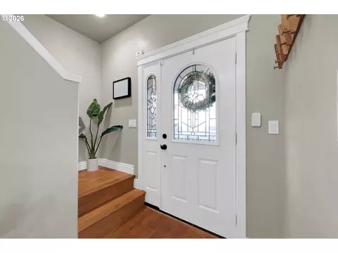 Entry Way - 1930 Hawkins Ln, Eugene, OR 97405 photo 1 of 5