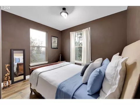 Bedroom - 1930 Hawkins Ln, Eugene, OR 97405 photo 3 of 5