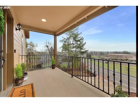 Exterior - 1930 Hawkins Ln, Eugene, OR 97405 photo 4 of 10