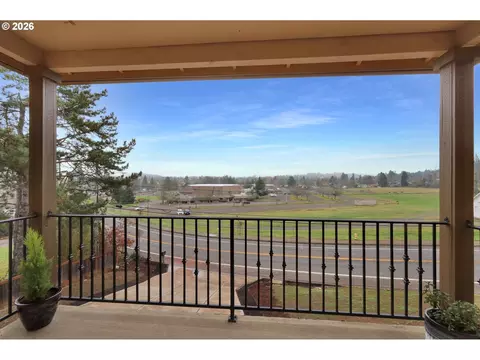 Exterior - 1930 Hawkins Ln, Eugene, OR 97405 photo 5 of 10