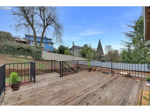 Exterior - 1930 Hawkins Ln, Eugene, OR 97405 photo 10 of 10