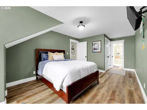 Bedroom - 1930 Hawkins Ln, Eugene, OR 97405 photo 5 of 5