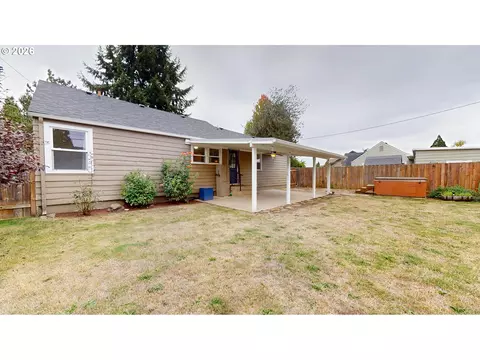 Exterior - 1453 C St, Springfield, OR 97477 photo 6 of 7